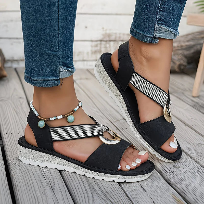 Lynne | Crossover Strap Flat Sandal