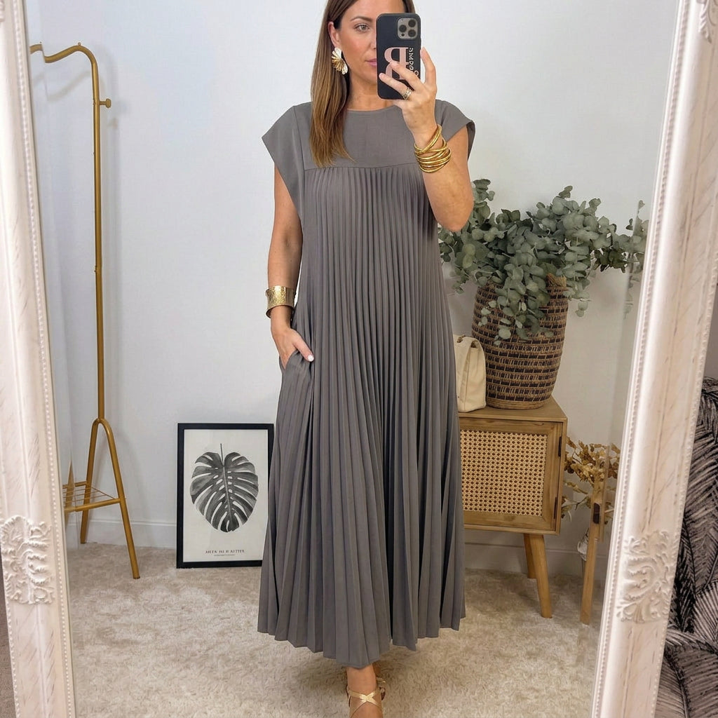 Lucy | Flowing Pleated Maxi Dress