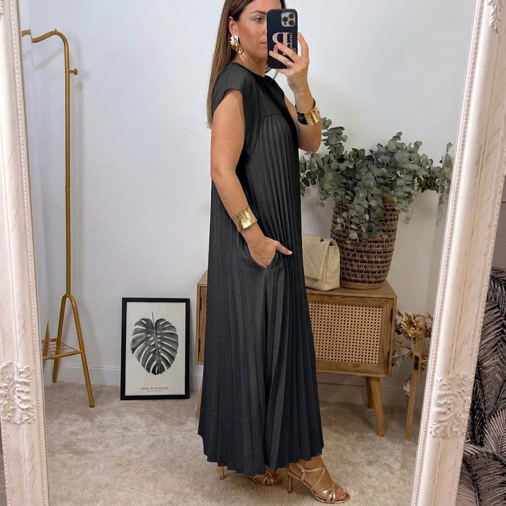 Lucy | Flowing Pleated Maxi Dress