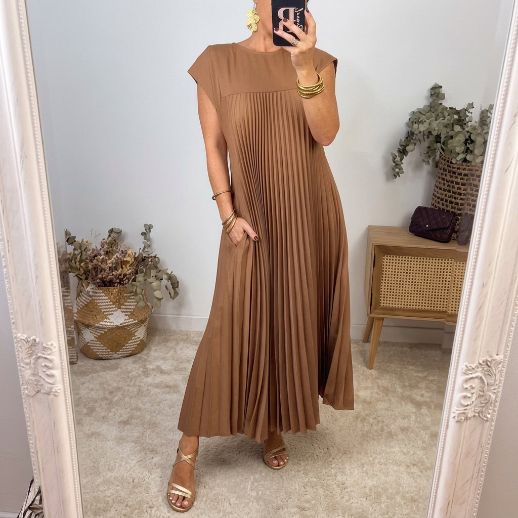 Lucy | Flowing Pleated Maxi Dress