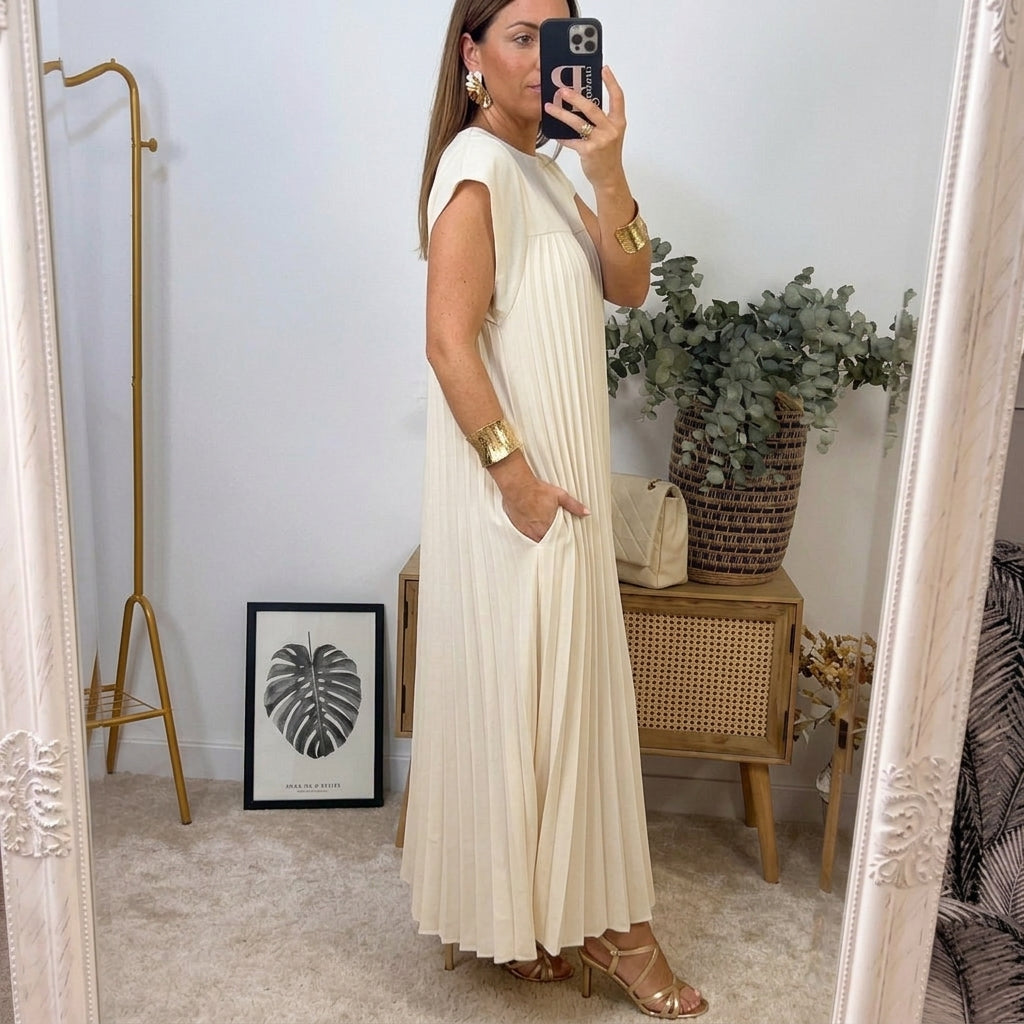 Lucy | Flowing Pleated Maxi Dress